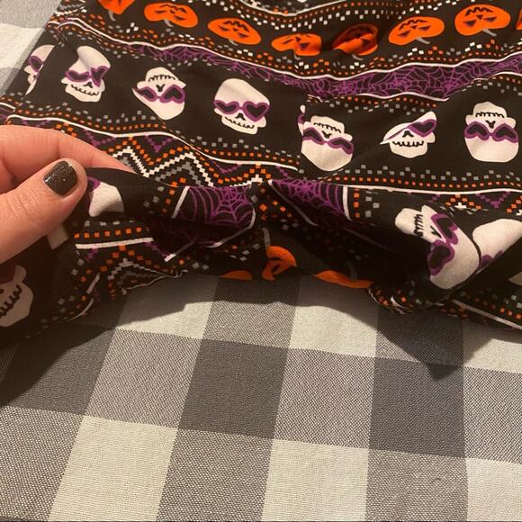 No Boundaries Junior’s 3 - 5 / Small Halloween Leggings w/ Skulls & Pumpkins - Picture 3 of 5